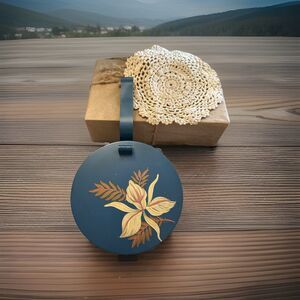 Vintage Hand Painted Silent Butler/Crumb Catcher ￼